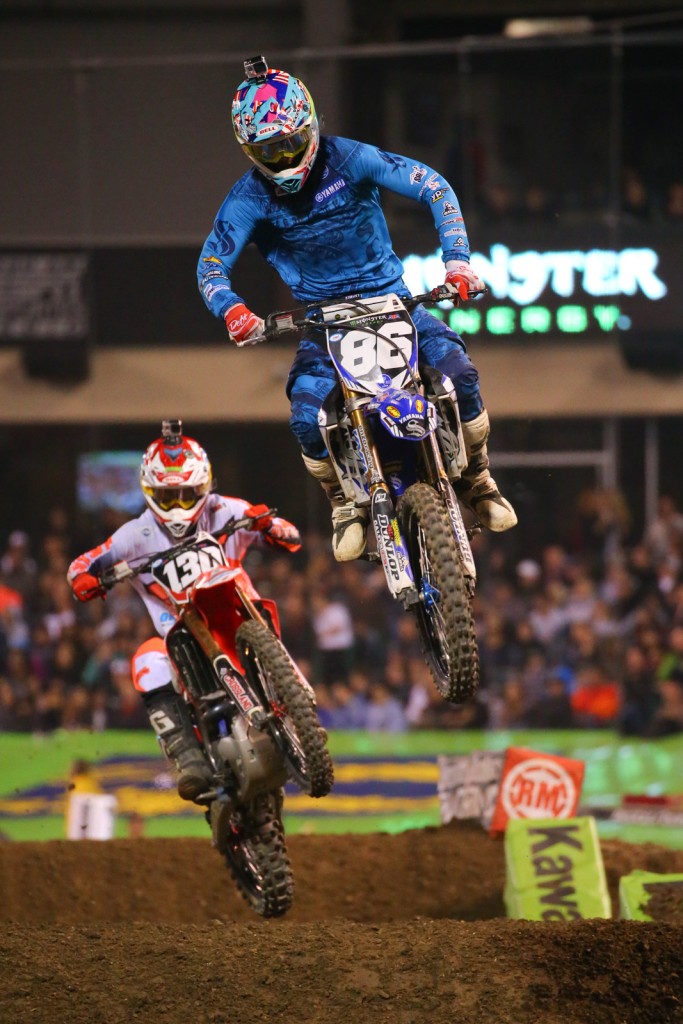 Tommy going for one more position before the checkered flag. (Vitalmx guyb photo)
